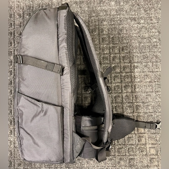 Thule EnRoute Camera Backpack - Picture 5 of 6